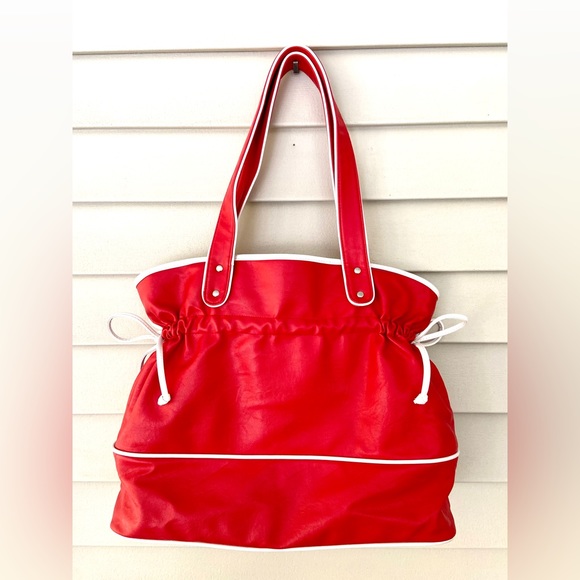 Stunning Oversize Red Purse with White Trim - Picture 1 of 8